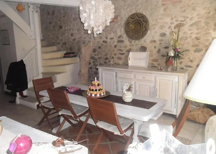 Ferienhaus Belle Maison De Caractere Dans Village Et Sa Piscine Privee 7 Pers- 3 - 12 Rue Emile Zola